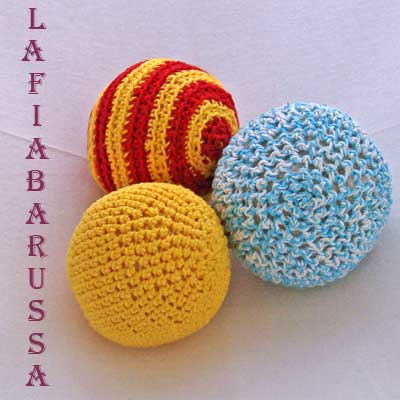 palline in maglia colorate